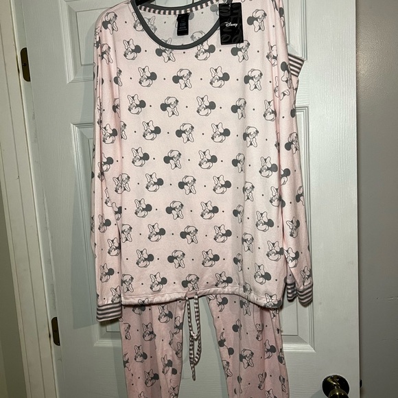 Blush pink Minnie Mouse pj set - Picture 2 of 4